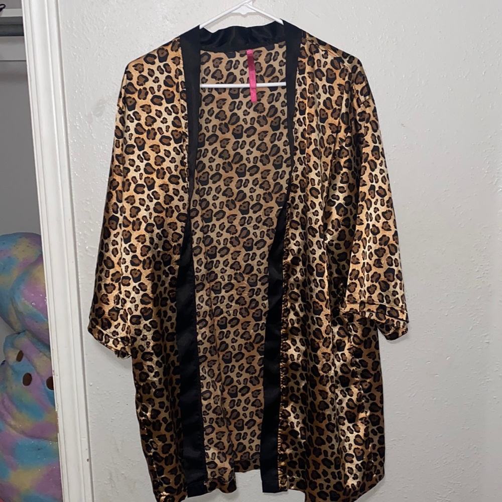 Satin leopard print robe!